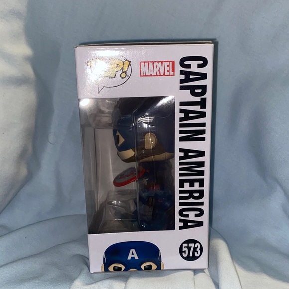 Captain America Funko Pop 573 - Picture 2 of 2